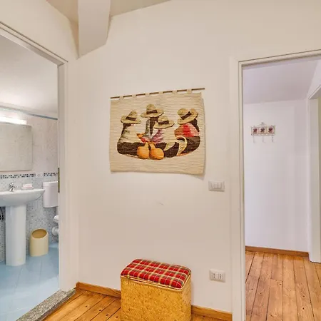 Piccolo Mondo Antico: Stresa 2Br Apartment With Lake View - Happy Rentals
