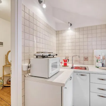 Piccolo Mondo Antico: Stresa 2Br Apartment With Lake View - Happy Rentals Lejlighed Stresa