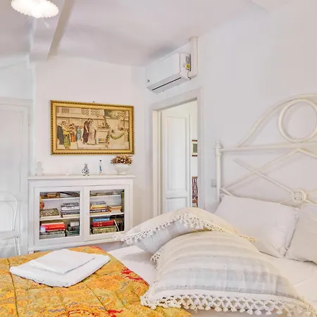 Piccolo Mondo Antico: Stresa 2Br Apartment With Lake View - Happy Rentals *