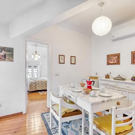 Piccolo Mondo Antico: Stresa 2Br Apartment With Lake View - Happy Rentals * Stresa