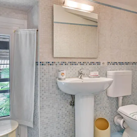 Lejlighed Piccolo Mondo Antico: Stresa 2Br Apartment With Lake View - Happy Rentals *