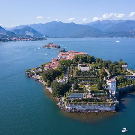 Piccolo Mondo Antico: Stresa 2Br Apartment With Lake View - Happy Rentals Lejlighed *
