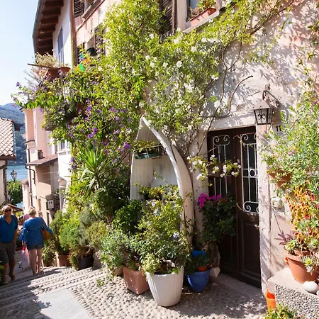 Lejlighed Piccolo Mondo Antico: Stresa 2Br Apartment With Lake View - Happy Rentals